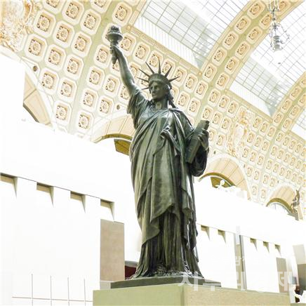 Musee d’Orsay에 있는 자유의 여신상 모조품 (Photo by 최영규)