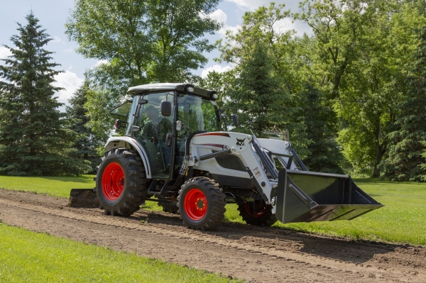 두산밥캣이 최근 북미시장에 출시한 콤팩트 트랙터(Compact Tractor), CT5558 모델. 사진=두산밥캣