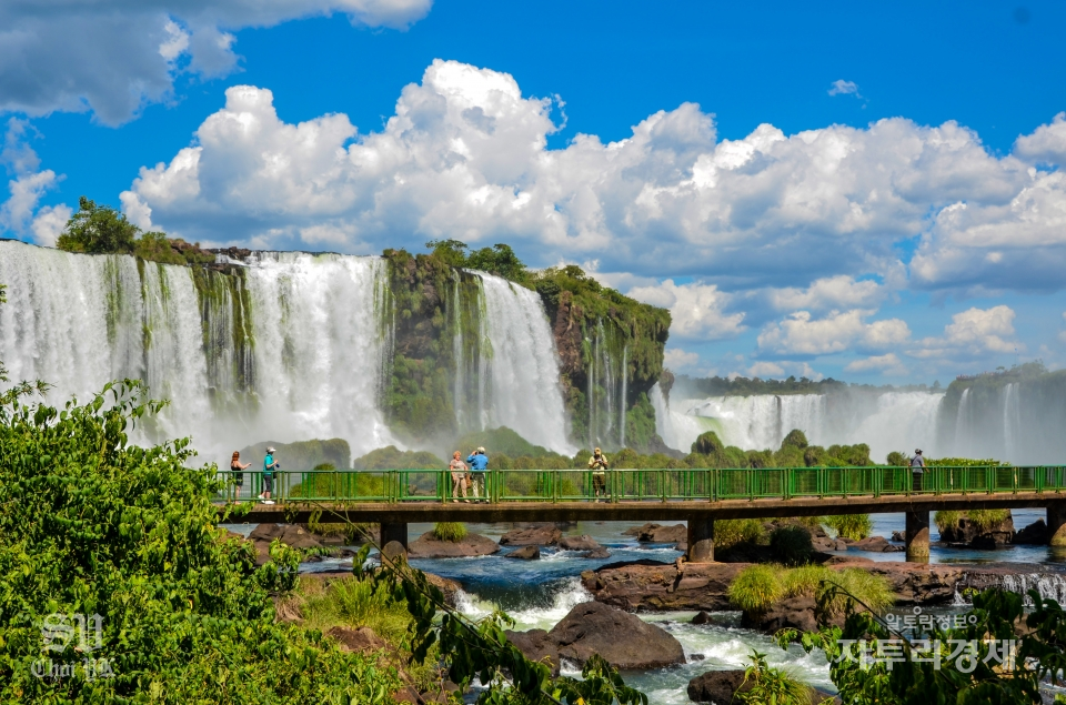 브라질에서 보는 이구아수 폭포(Catarats do Iguazu). Photo by 최영규