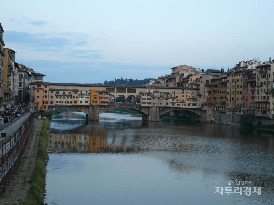 베키오 다리(Ponte Vecchio). Photo by 최영규