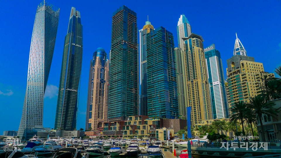 두바이 마리나 워크 (Dubai Marina Walk).   Photo by 최영규