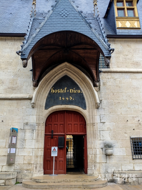 시료원(Hôtel Dieu) 으로 들어가는 입구 . Photo by 최영규