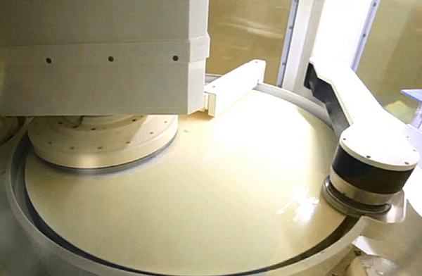 반도체 웨이퍼 화학적 기계연마에 사용되는 폴리싱 패드. 사진=에프엔에스테크