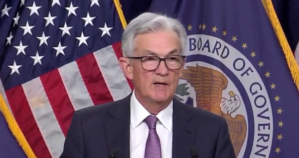 제롬 파월 미국 연방준비제도 의장이 1일 공개시장위원회(FOMC) 정례회의 뒤 기자회견에서 발언을 하고 있다.